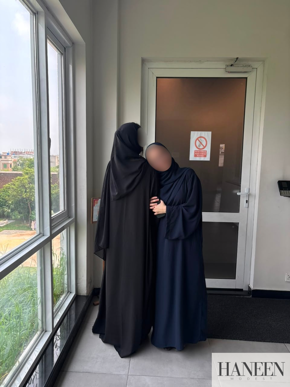 Eclipse Black Abaya